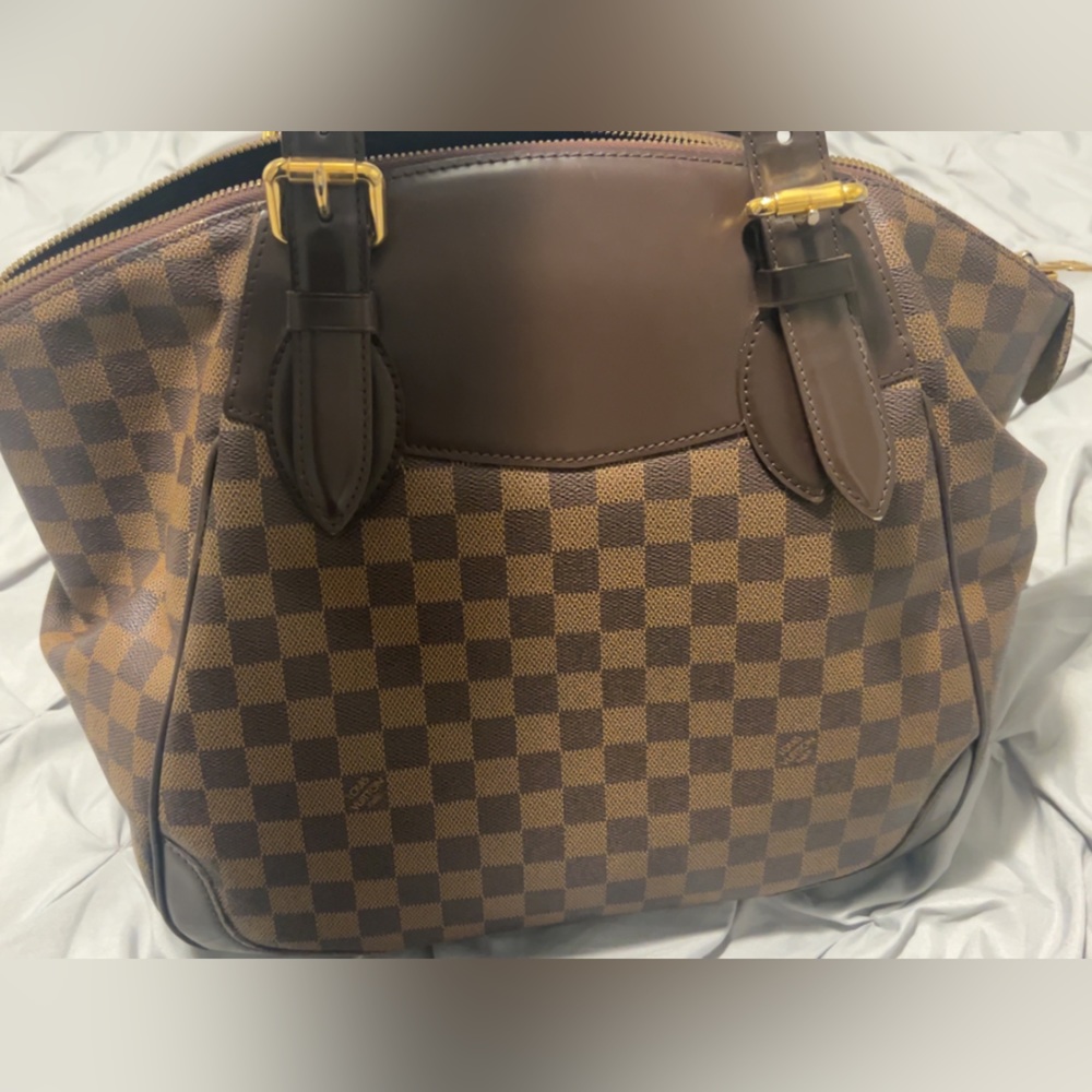 Excellent condition authentic LV bag
